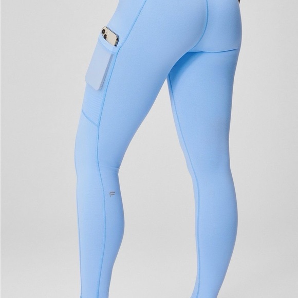 Fabletics Oasis Twist Front bra and Active Pant (set) - Picture 5 of 6